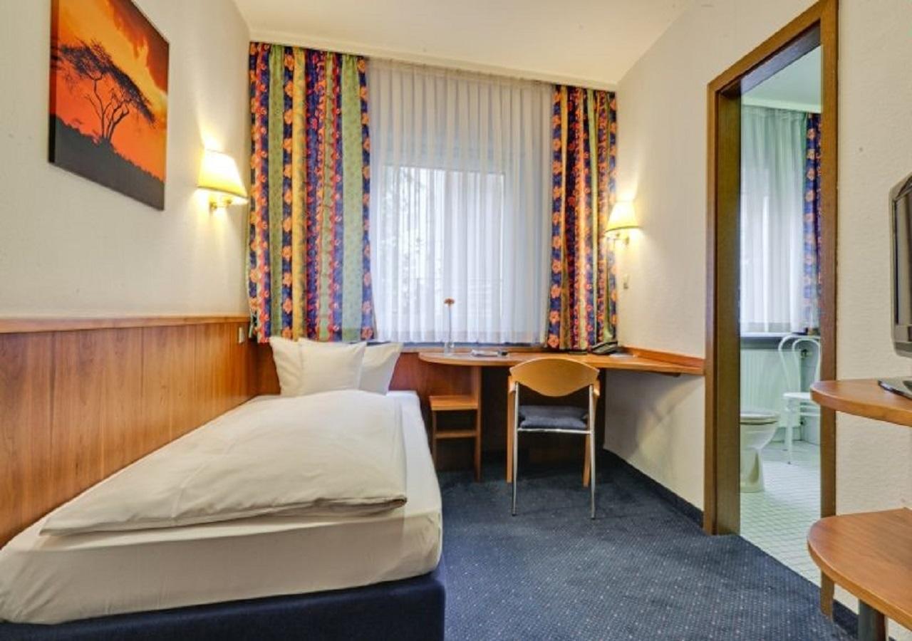 Hotel Am Friedensplatz Stuttgart Luaran gambar